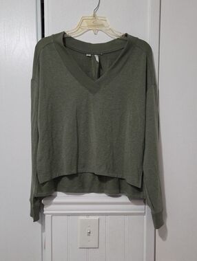 Travis Mathew Olive V-Neck Pullover Sweatshirt